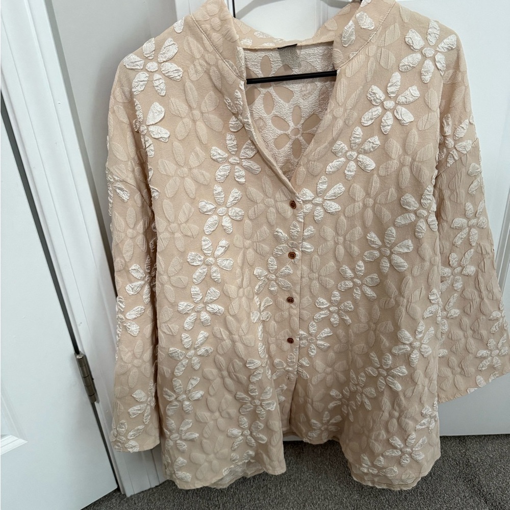 SHEIN Beige Floral Lace Blouse